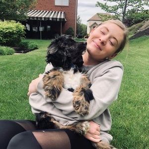 Meet your Posher, Laura